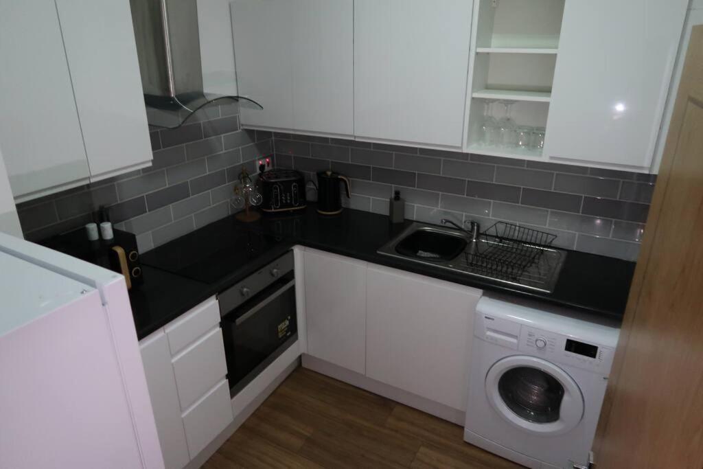 Two-Bedroom Apartment With Scenic Balcony View Shipley  Exteriör bild