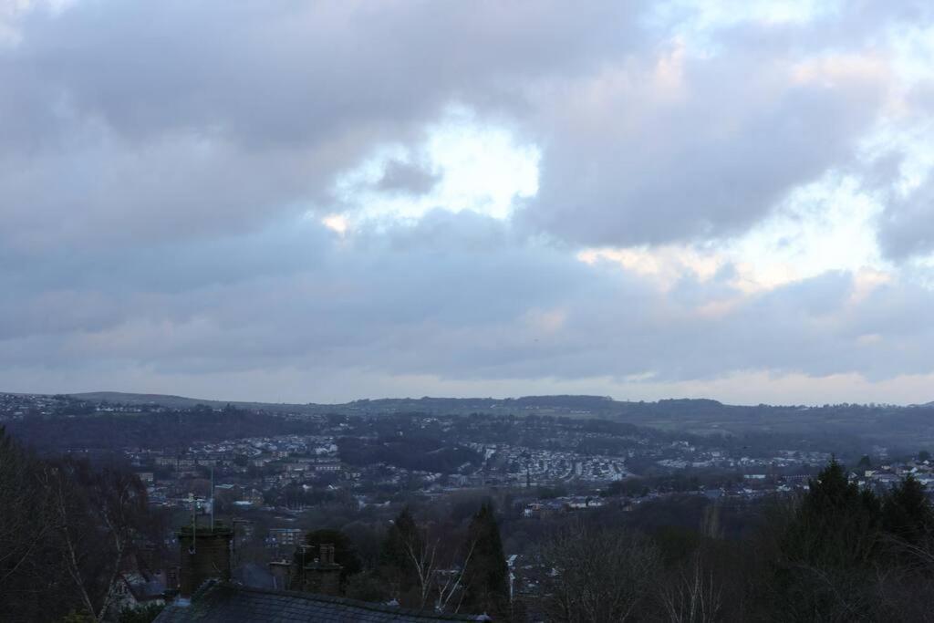 Two-Bedroom Apartment With Scenic Balcony View Shipley  Exteriör bild